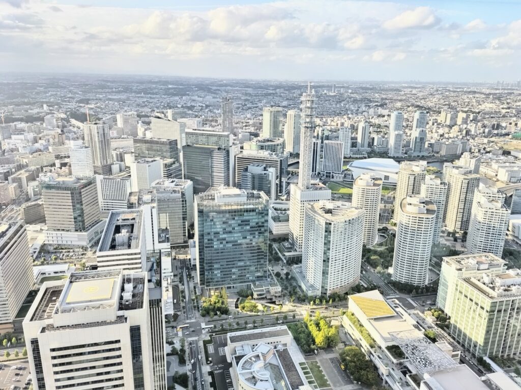 横浜ロイヤルパークホテルのクラブラウンジから見た景色の写真