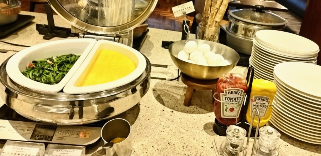 ハイアットリージェンシー横浜の朝食ブッフェで提供されていた卵料理などの写真